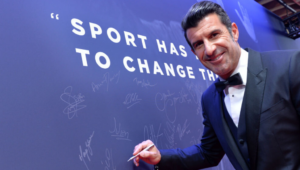 Figo foi eleito melhor jogador do mundo em 2001 - GettyImages