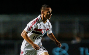 Antony em ação com a camisa do São Paulo - GettyImages