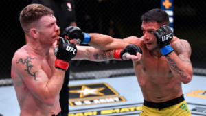 Rafael dos Anjos e Paul Felder ganham bônus de R$ 273 mil por "luta da noite" no UFC - GettyImages