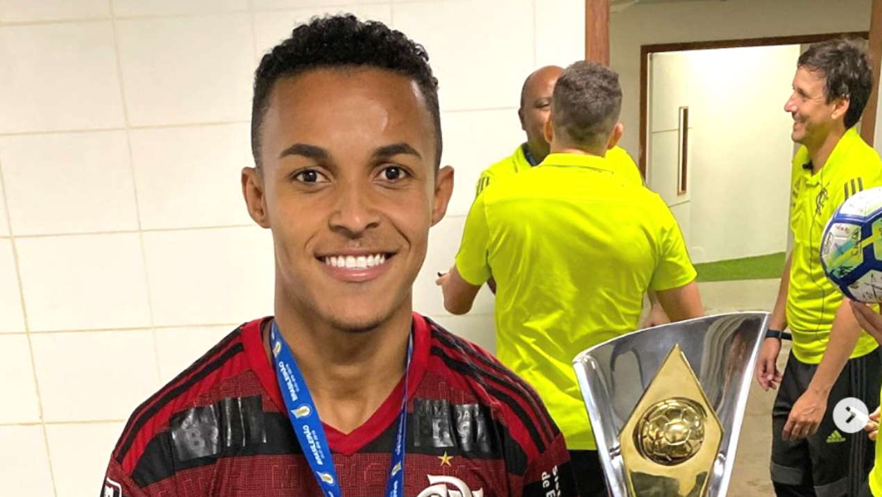 Ex-dirigente do Flamengo revela interesse do Paris Saint-Germain em joia da base - Instagram
