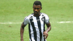 Botafogo abre o jogo sobre boatos da possível lesão de Kalou - GettyImages