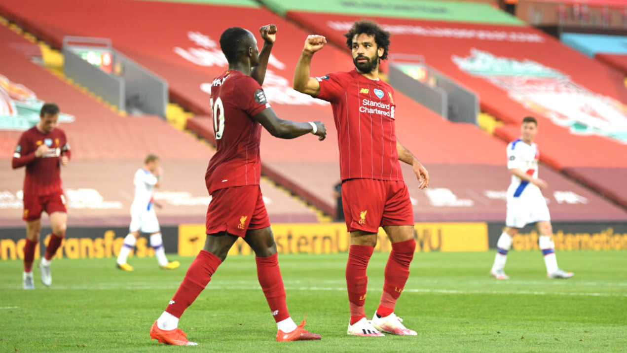 Jogadores do Liverpool comemoram gol do Chelsea e fazem contagem regressiva para festejar título - GettyImages