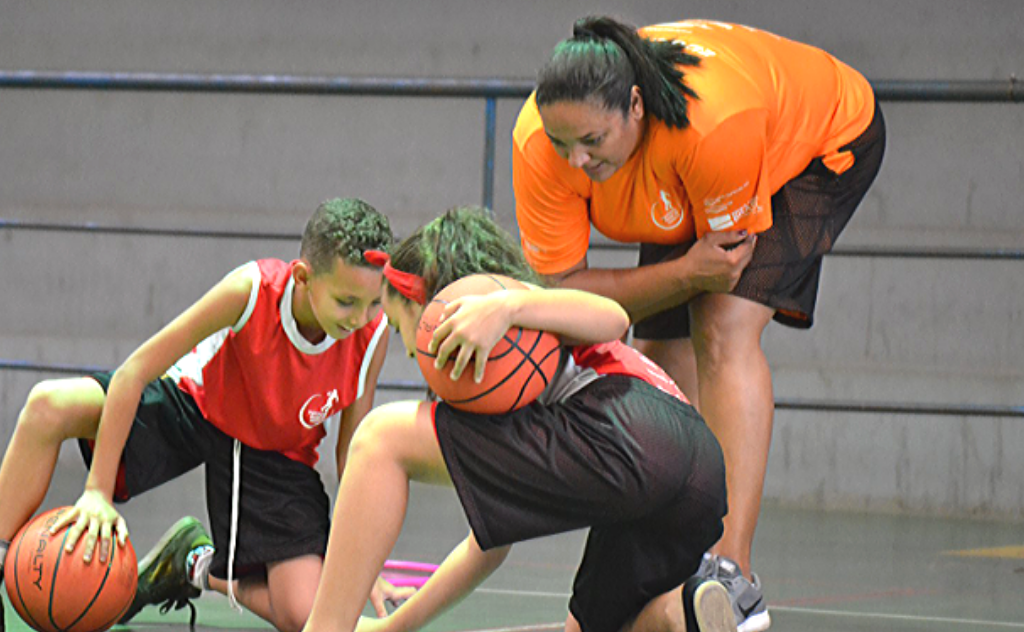 Aos 39 anos, morre a ex-pivô e tetracampeã brasileira de basquete - Divulgação/Instituto Passe de Mágica