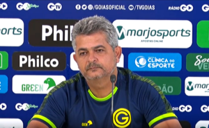 Ney Franco em entrevista coletiva pelo Goiás - Transmissão PUC TV