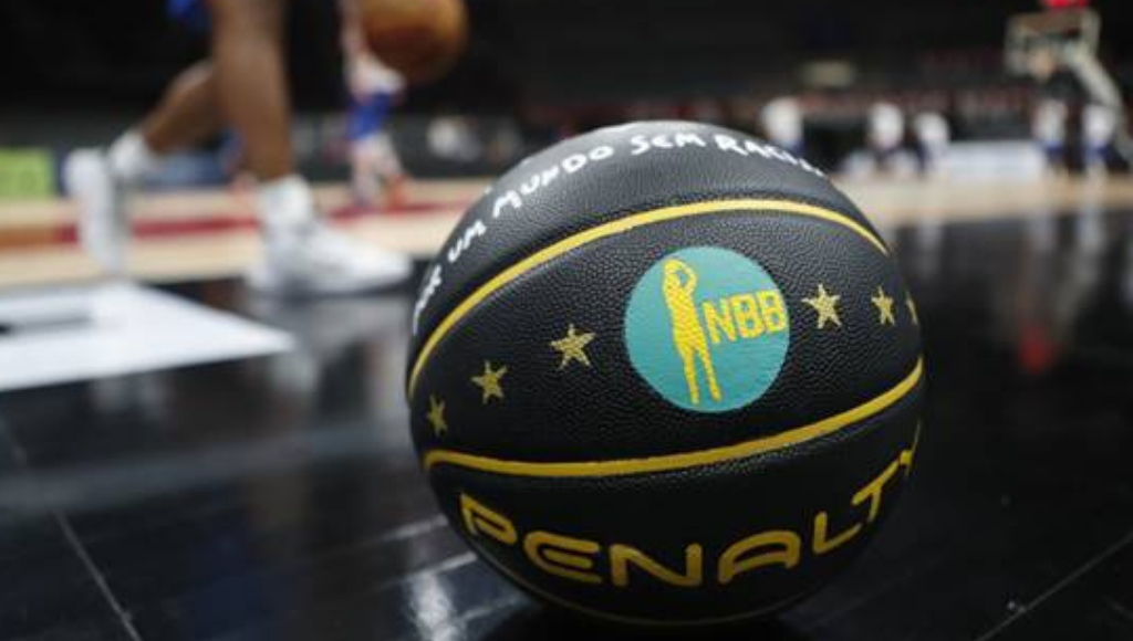 NBB voltou na última terça-feira, 10, com o duelo entre Minas e Flamengo - Divulgação NBB