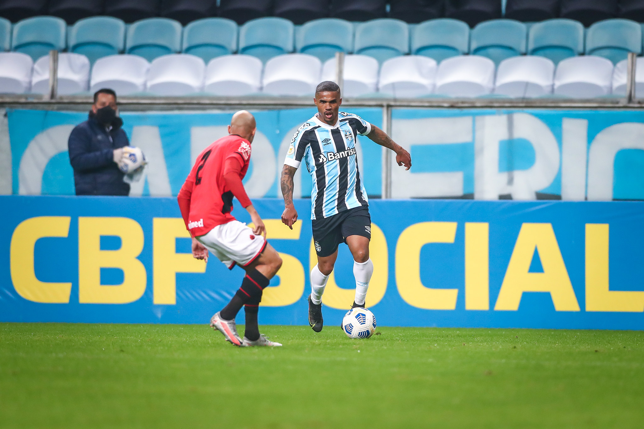 Douglas Costa é um dos líderes do Grêmio - Lucas Uebel / Grêmio FBPA / Flickr