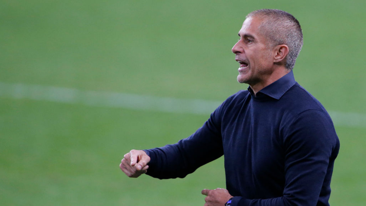 Duílio garante permanência de Sylvinho no Corinthians - GettyImages