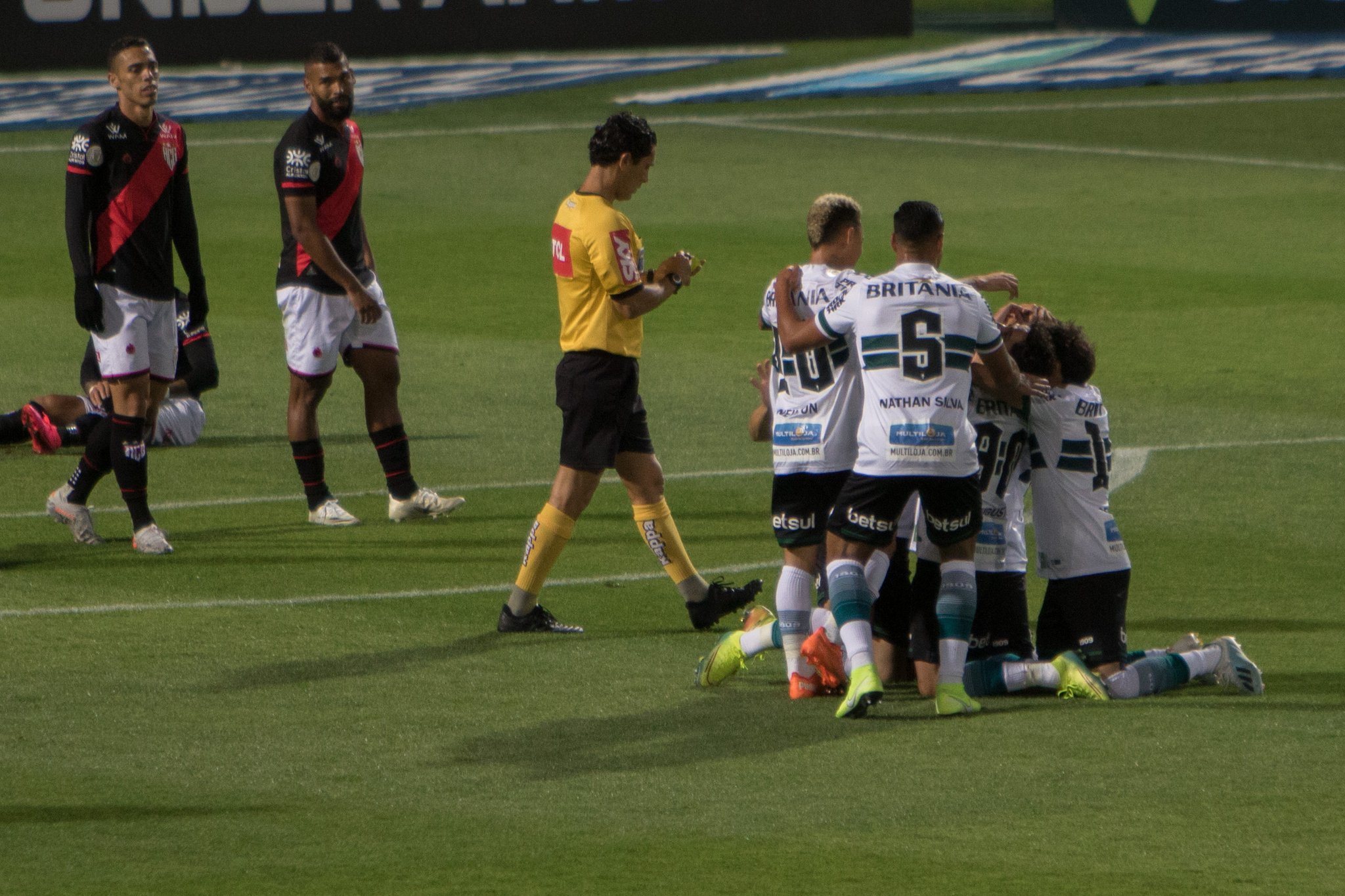 Coritiba x Atlético GO - Campeonato Brasileiro - Robson Mafra/AGIF