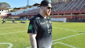 O Galo FA anunciou o desligamento do coach ofensivo Brayden McCombs - Tiago Munden
