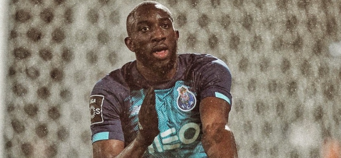 Jogador ficou extremamente enfurecido devido aos gritos que ouviu da arquibancada! - Divulgação Porto FC