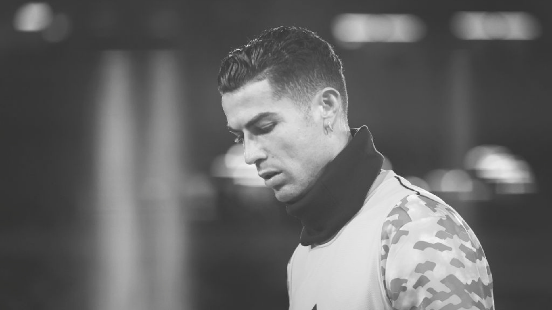 Cristiano Ronaldo de cabeça baixa - GettyImages