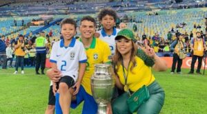 Thiago e Belle Silva são pais de Isago e Iago - Reprodução / Instagram