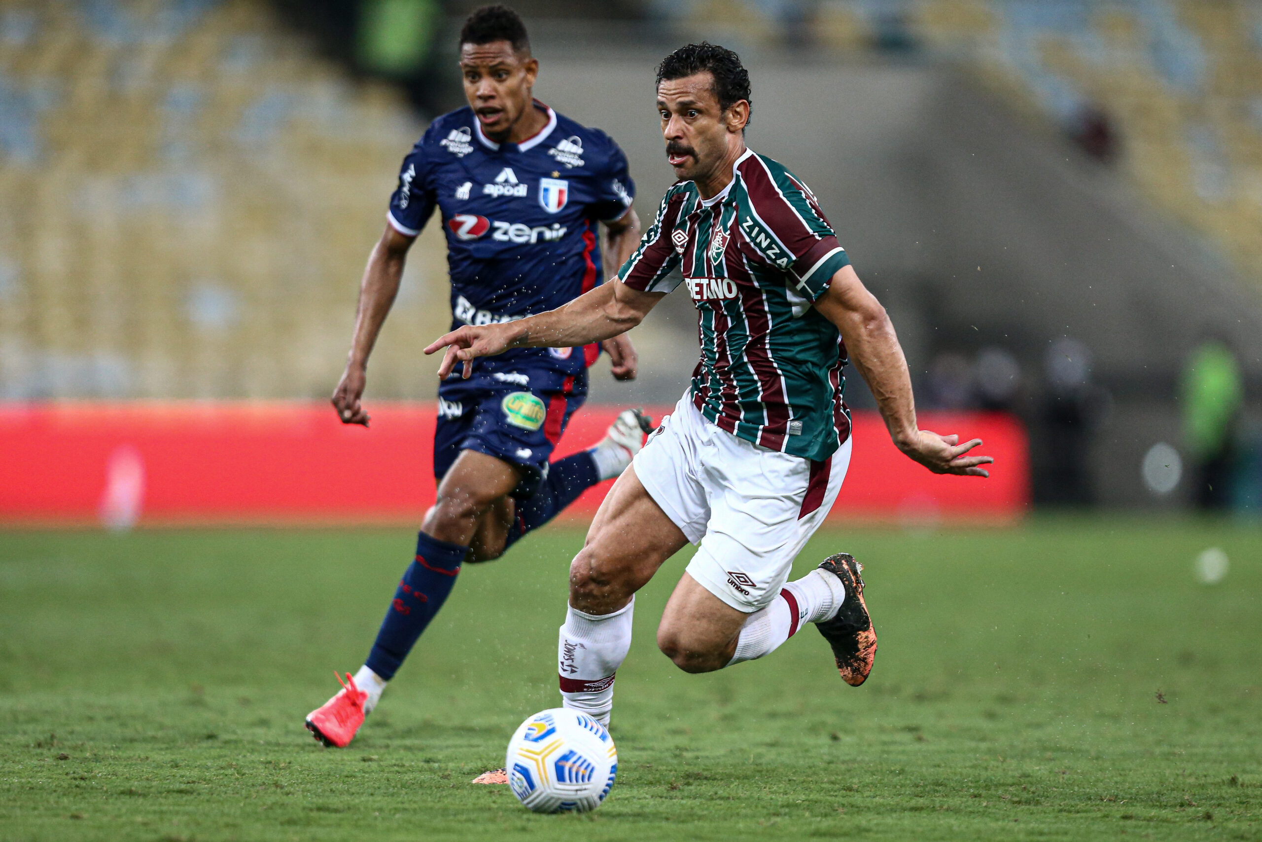 Fred não ficou satisfeito com a derrota do Fluminense contra o Fortaleza - Lucas Merçon/Fluminense