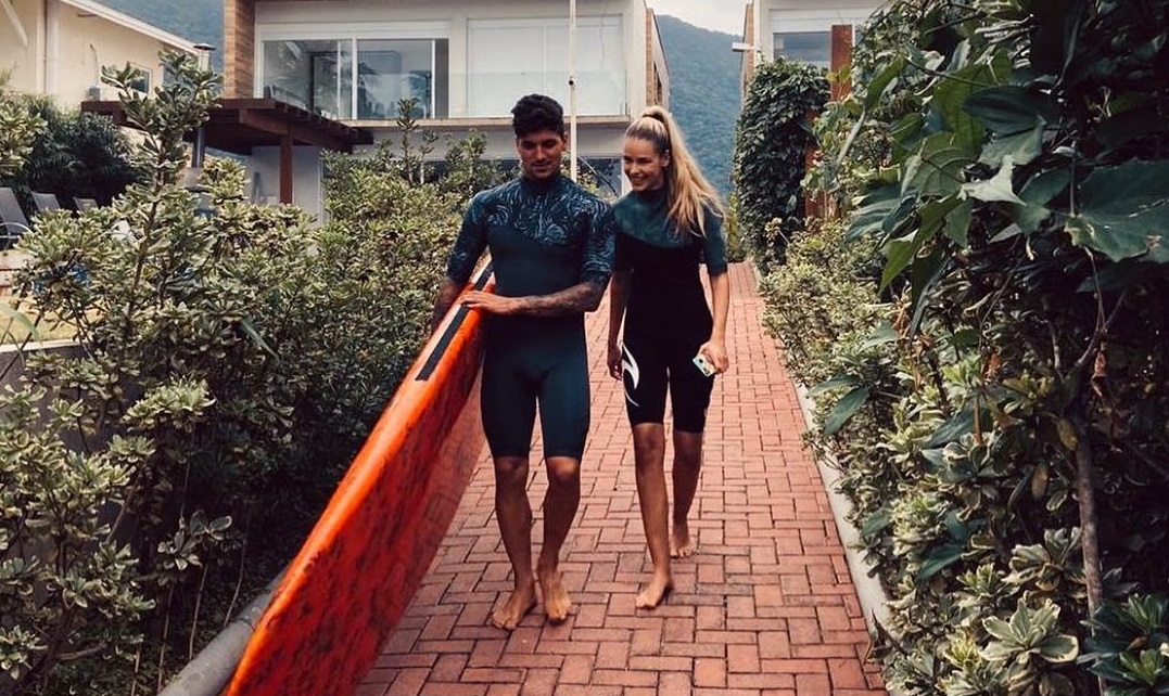 Medina volta a criticar COB por negar credencial de Yasmin Brunet: “Ela faz parte do meu staff” - Instagram