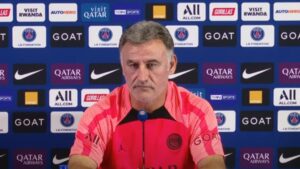 Galtier tira jogador de relação do PSG e confirma acordo com Juventus - Transmissão/ YouTube/ PSG TV
