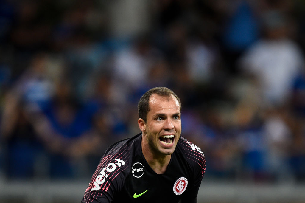 Marcelo Lomba foi expulso pela primeira vez por uma falta ríspida - GettyImages