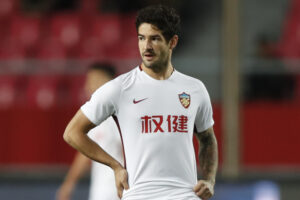 Ex-time de Pato na China pede falência! - Getty Images