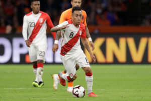 Cueva pode ir à Justiça para sair do Santos - Getty Images
