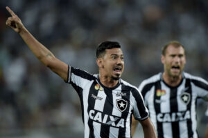 Rodrigo Lindoso estaria na mira do Vasco - GettyImages