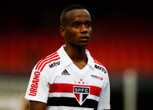 Helinho sentiu a coxa durante um jogo-treino pelo São Paulo - GettyImages