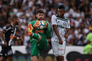 Fernando Miguel é titular do Vasco - GettyImages