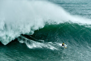 Campeão do Nazaré Challenge, surfista é confirmado no BBB20 - GettyImages