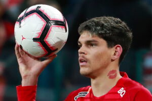 Ayrton Lucas foi revelado pelo Fluminense - GettyImages