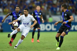 Edílson foi muito criticado pelos torcedores do Cruzeiro - GettyImages
