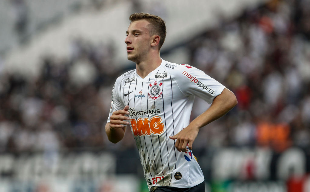 Carlos Augusto foi revelado na base do Corinthians - GettyImages