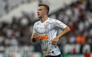 Corinthians receberá menos em futura venda de Carlos Augusto - GettyImages