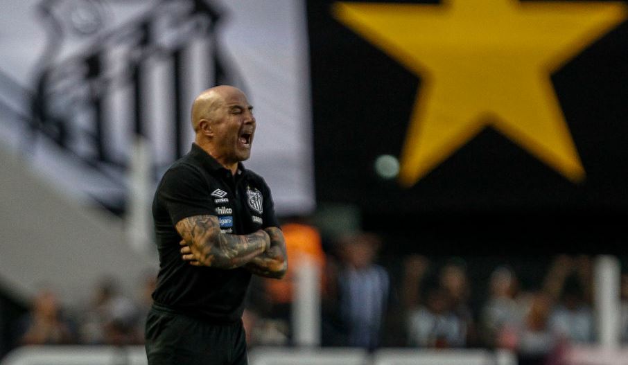 Para dirigente Santista, Sampaoli estaria fingindo querer ficar no clube - GettyImages
