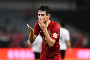 Oscar completa três anos atuando por clube chinês - GettyImages
