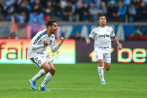 Gustavo Scarpa comemora o gol - Getty Images