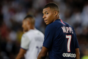 Nîmes e PSG se enfrentaram na Ligue 1 - GettyImages