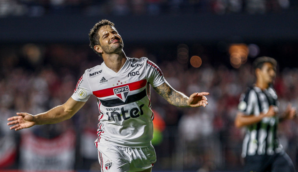 Ex-time de Pato declara falência na China - GettyImages