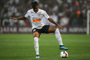 O volante fez apenas 12 partidas com a camisa do Corinthians no ano - Gettyimages