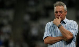 Abel Braga, treinador do Vasco, poderá dar mais espaço ao atacante de 18 anos - GettyImages