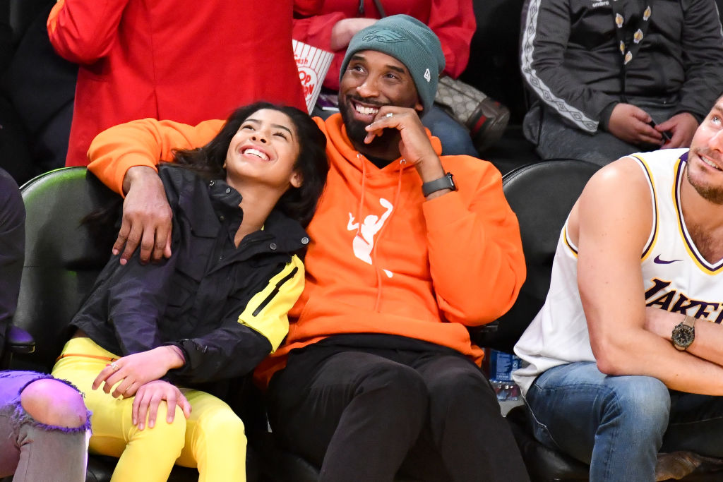 Tatuador hiper-realista eterniza Kobe Bryant e filha Gianna na pele de cliente - GettyImages