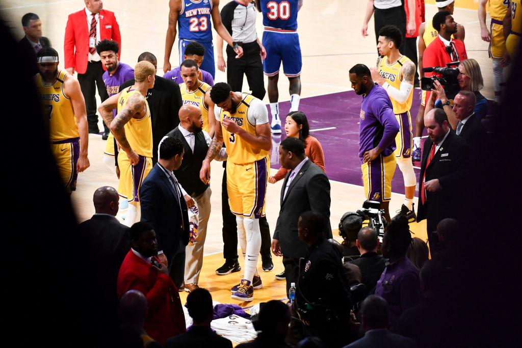 Lesão grave é descartada após exames, mas Anthony Davis pode desfalcar os Lakers - GettyImages