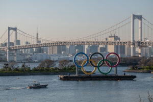 Arcos olímpicos em Tóquio, no Japão - GettyImages