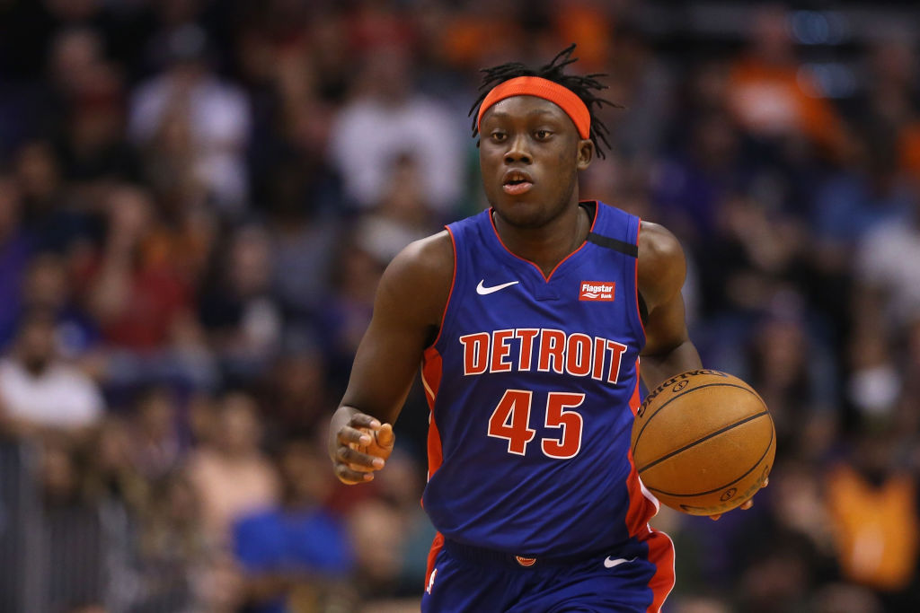 Sekou Doumbouya integra o atual time do Detroit Pistons - GettyImages