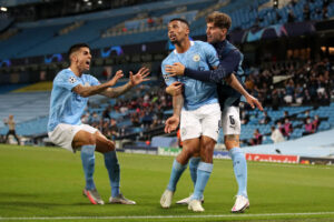 O Manchester City enfrenta o Burnley pela Premier League - Getty Images
