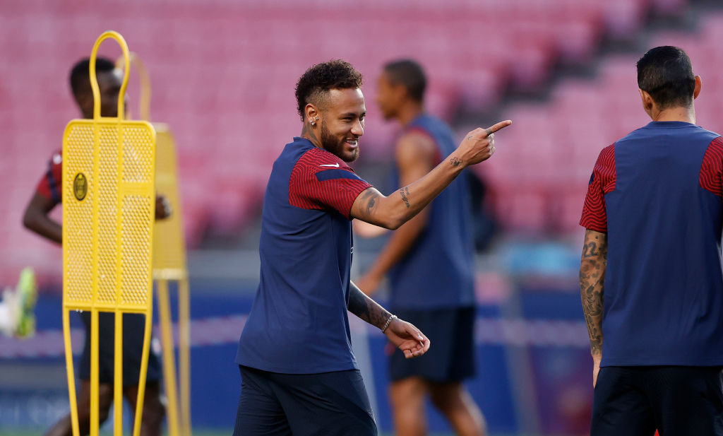 Neymar durante aquecimento pelo PSG - GettyImages