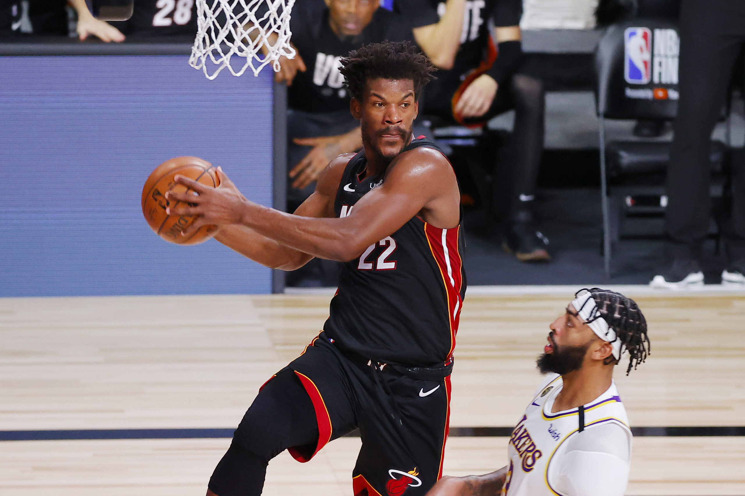 Jimmy Butler domina 3º jogo e congestiona série das finais da NBA - Getty Images