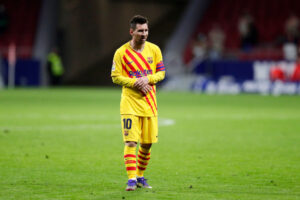 Messi em campo com a camisa do Barcelona - GettyImages