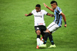 Jonathan Cafú atuando pelo Corinthians no Campeonato Brasileiro 2020 - Getty Images