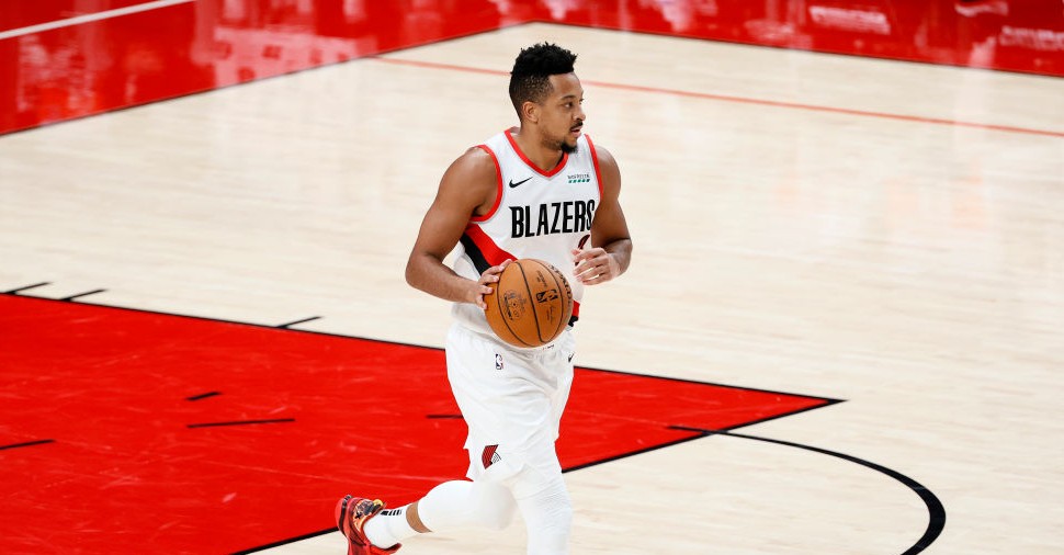 CJ McCollum comanda virada dos Blazers sobre os Raptors - Getty Images