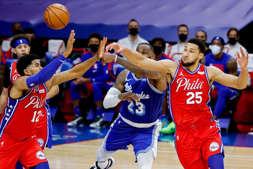 Ben Simmons, Tobias Harris e LeBron James - GettyImages
