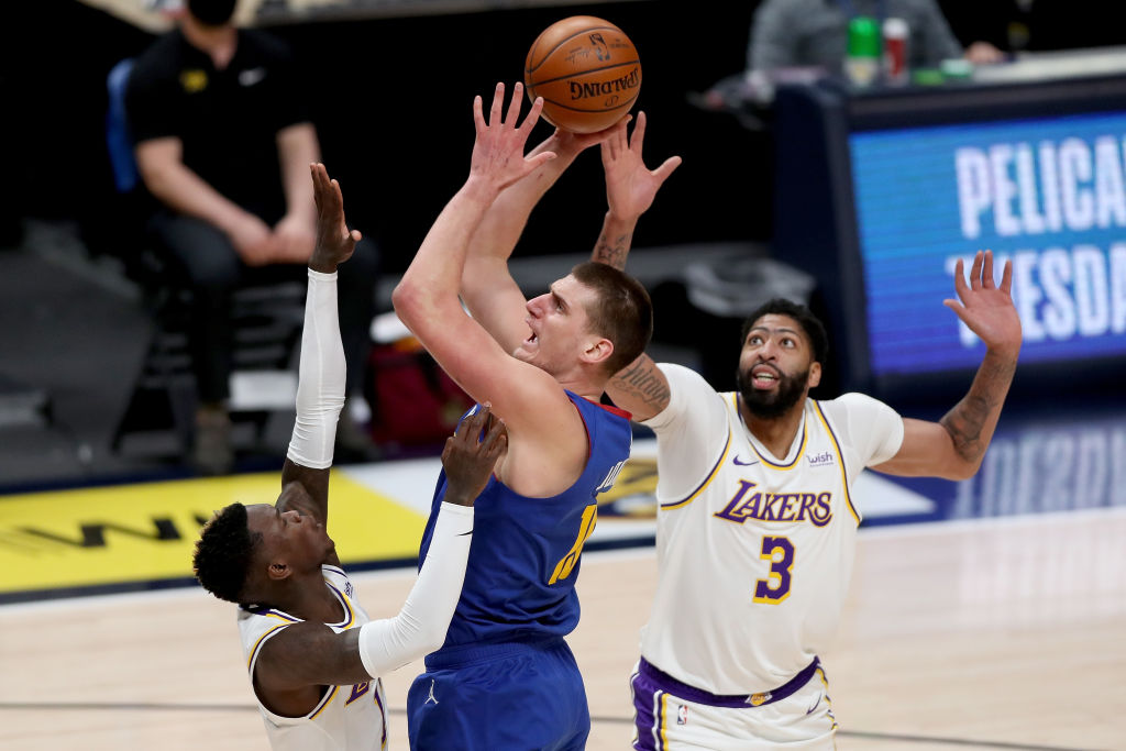 NBA: Com triplo-duplo, Jokic lidera vitória dos Nuggets sobre os Lakers - GettyImages