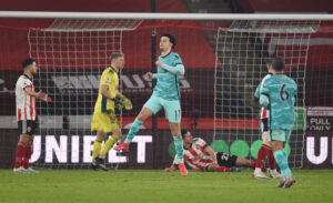 Jogadores na partida entre Sheffield e Liverpool - GettyImages